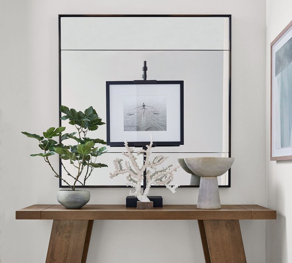 Theo Adjustable Display Easel