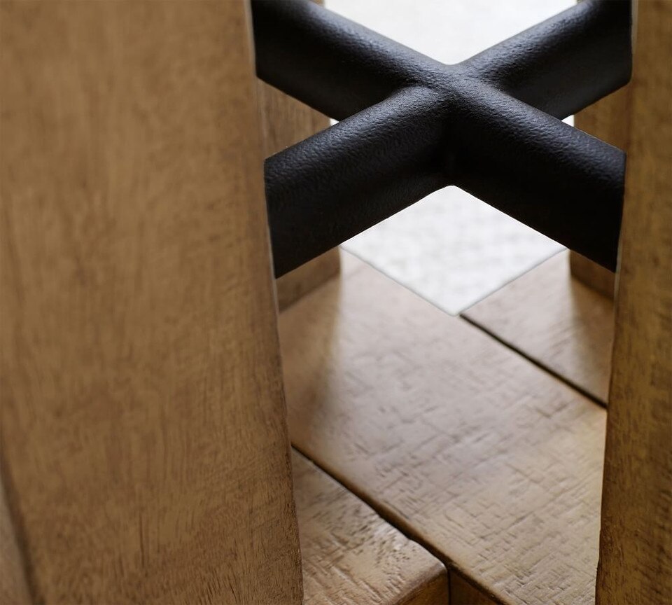 Fort Round Pedestal Extending Dining Table