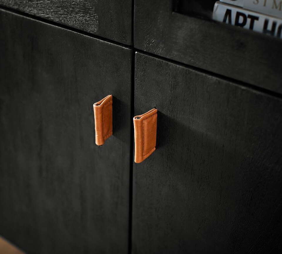 Hardy 102 cm Bar Cabinet