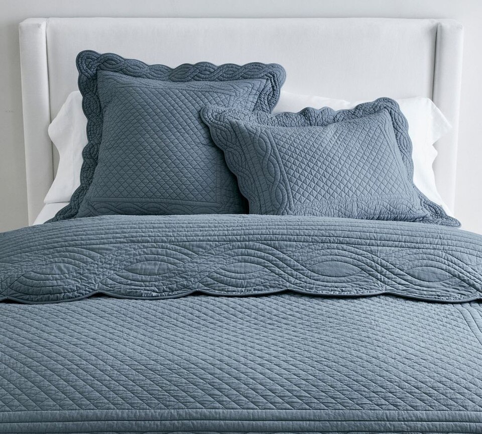 Heirloom Scallop Coverlet