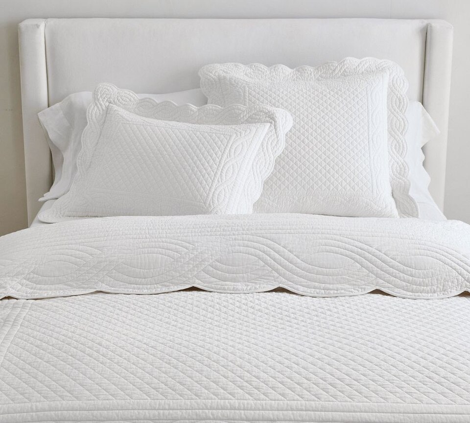 Heirloom Scallop Coverlet