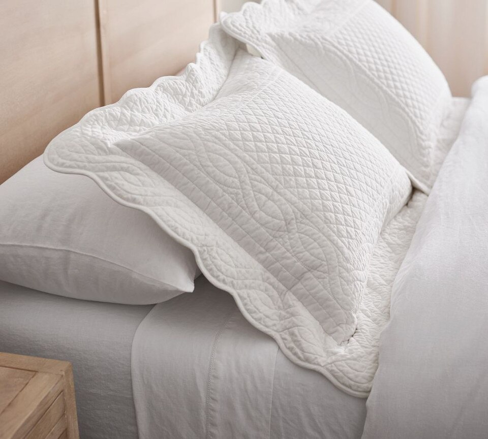 Heirloom Scallop Quilted Pillowcase