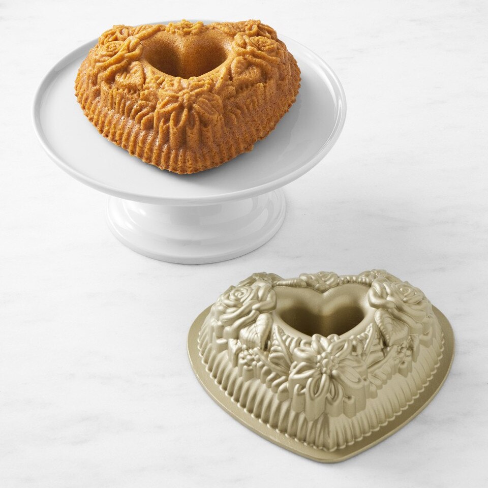 Williams Sonoma Nordic Ware Non-Stick Cast Aluminium Floral Heart Bundt® Pan