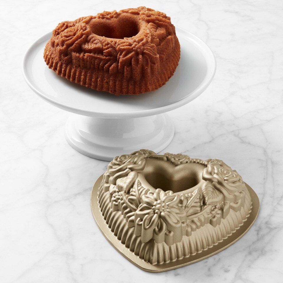Williams Sonoma Nordic Ware Non-Stick Cast Aluminium Floral Heart Bundt® Pan