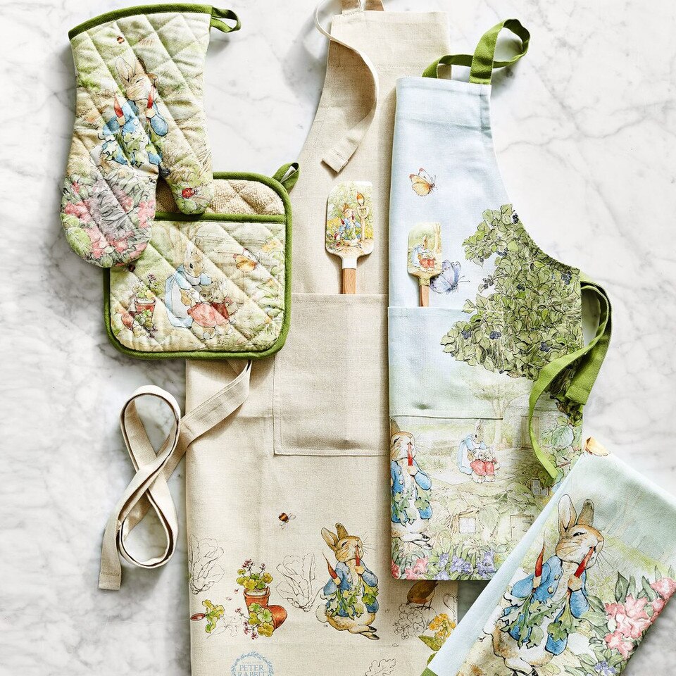 Williams Sonoma Peter Rabbit Oven Mitt & Potholder Set